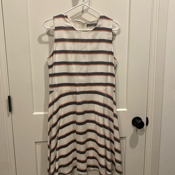 209 WST 38 Street Dress Size 6 Like New - Picture 1 of 7
